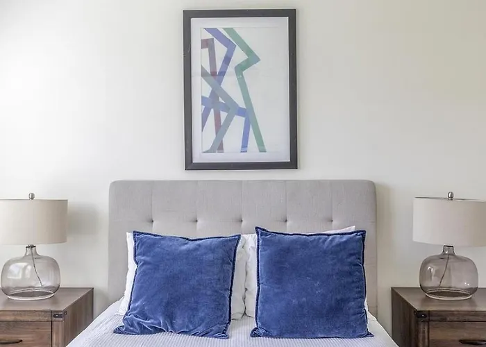 Landing At The Standard River District - 2 Bedrooms In River District *