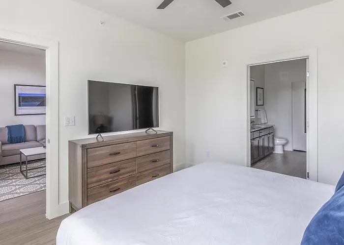 Landing At The Standard River District - 2 Bedrooms In River District Fort Worth