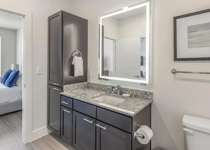Landing At The Standard River District - 2 Bedrooms In River District