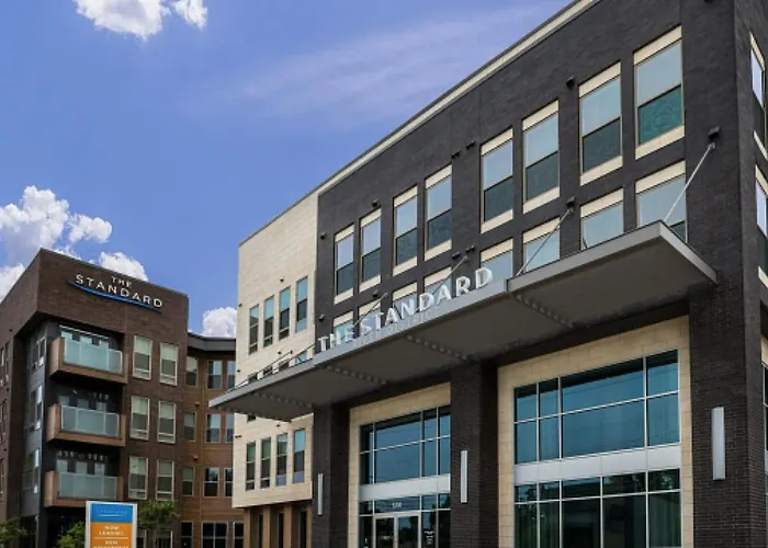 Landing At The Standard River District - 2 Bedrooms In River District